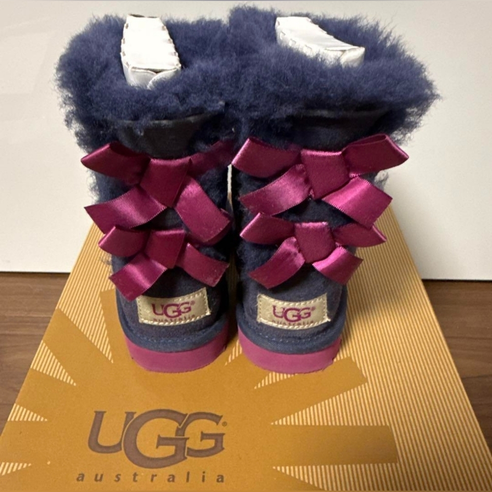 UGG Baikey Bow Blue and Pink Ribbon Bow Back Shearling Boots Size 6